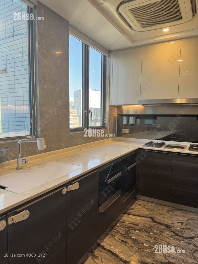 Aurora Rental 4 Bedrooms , 2 Bathrooms 985 ft²