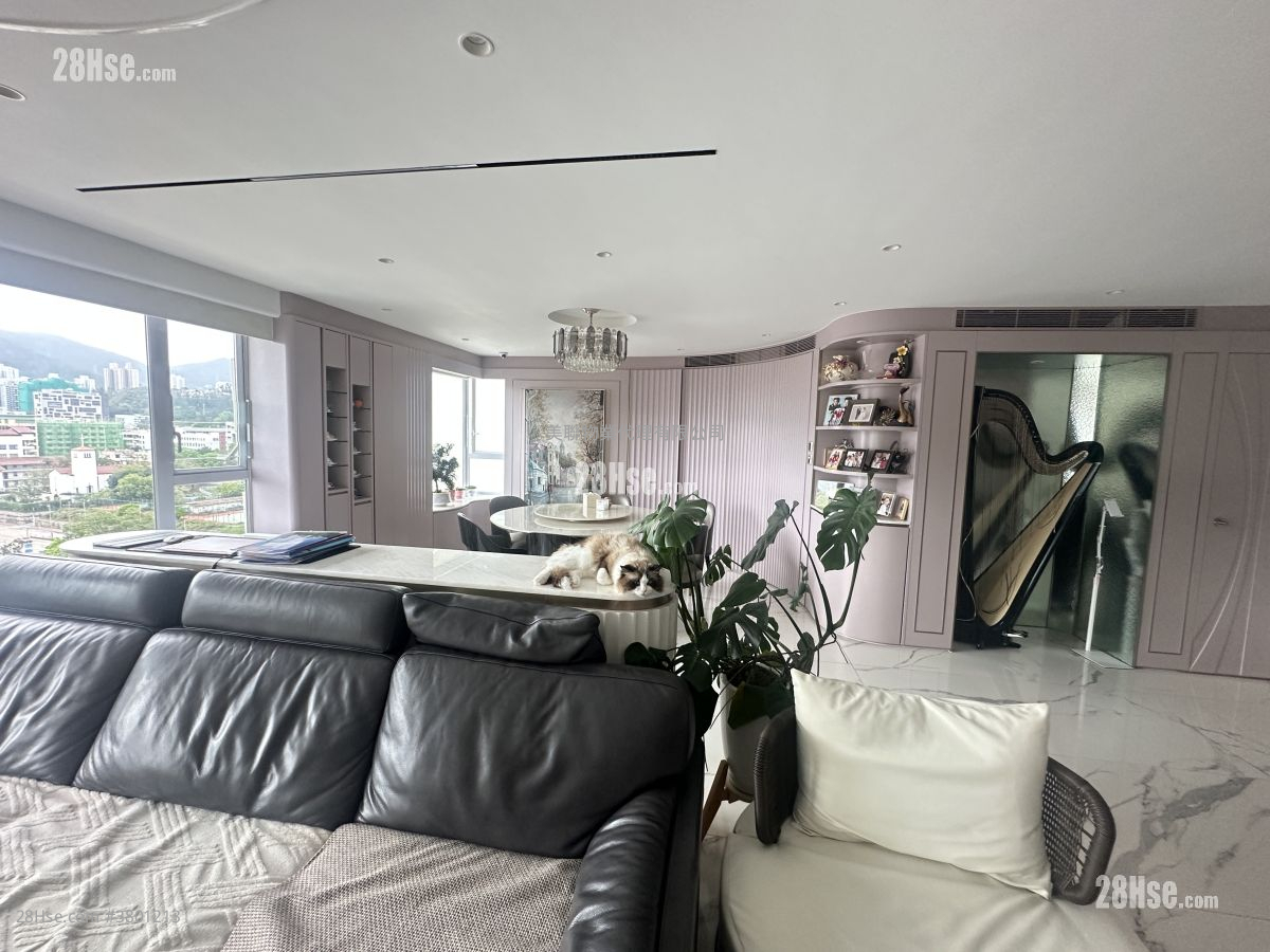 Ming Court Sell 5+ Bedrooms , 3 Bathrooms 2,271 ft²