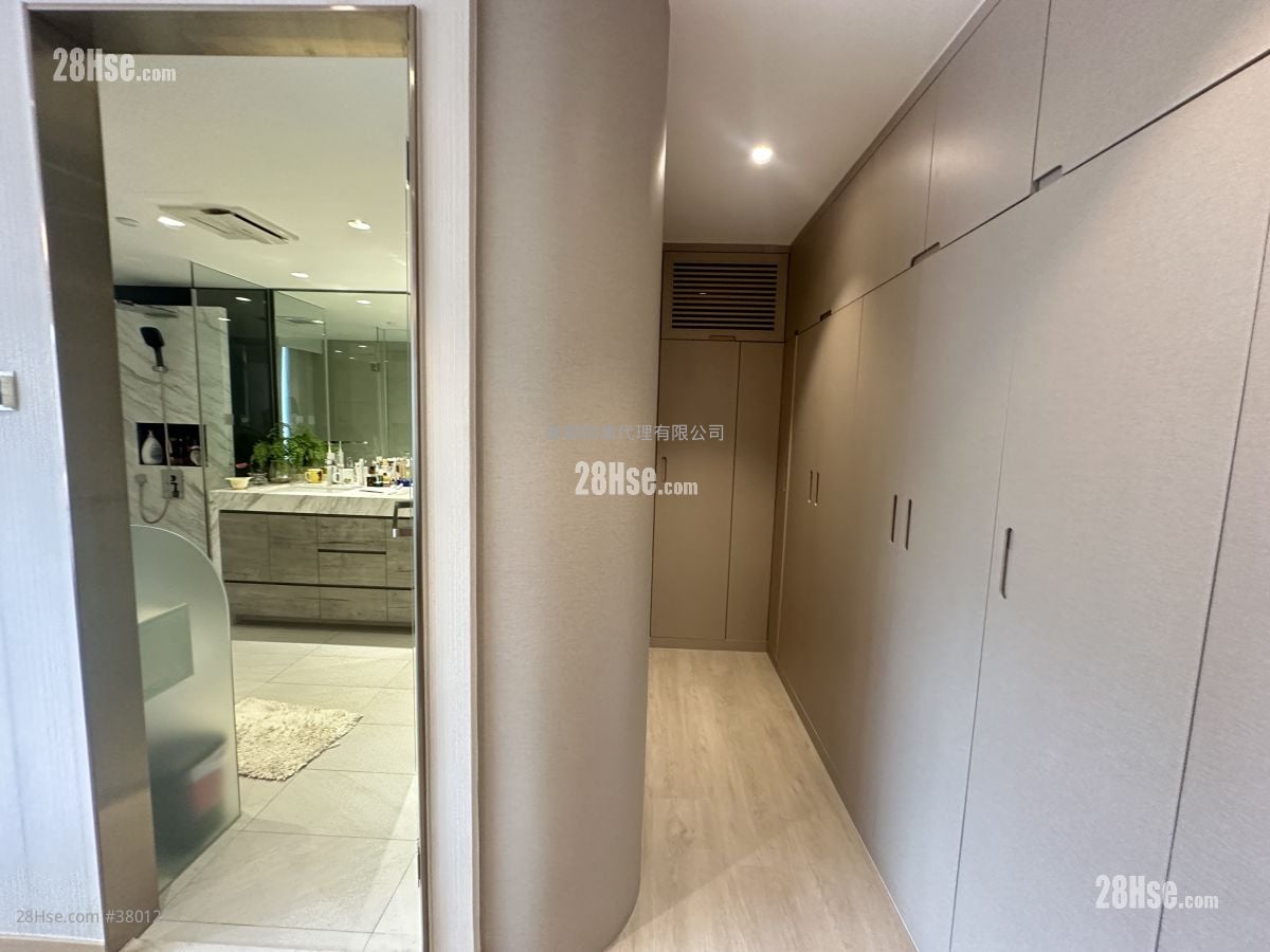 Ming Court Sell 5+ Bedrooms , 3 Bathrooms 2,271 ft²