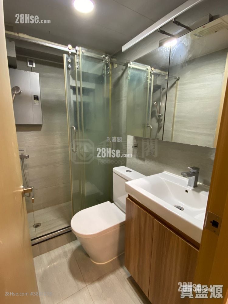 Metro Harbour View Sell 2 Bedrooms 348 ft²