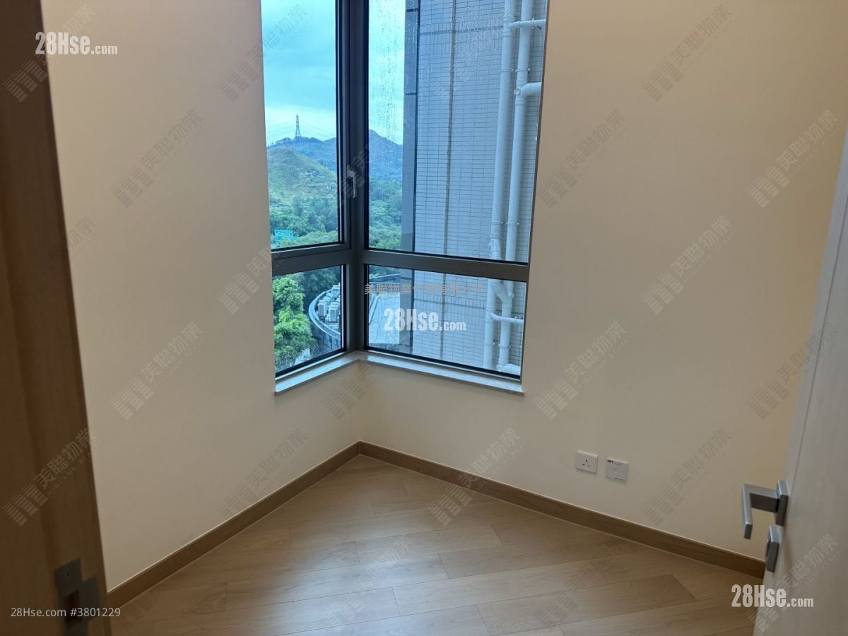 bedroom 1: Grand Mayfair  Sell 3 Bedrooms , 2 Bathrooms 668 ft²