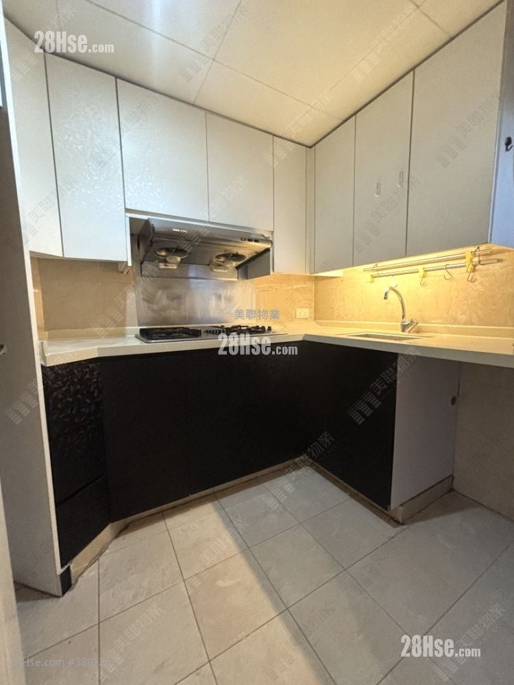 Kingswood Villas Sell 3 Bedrooms , 2 Bathrooms 623 ft²