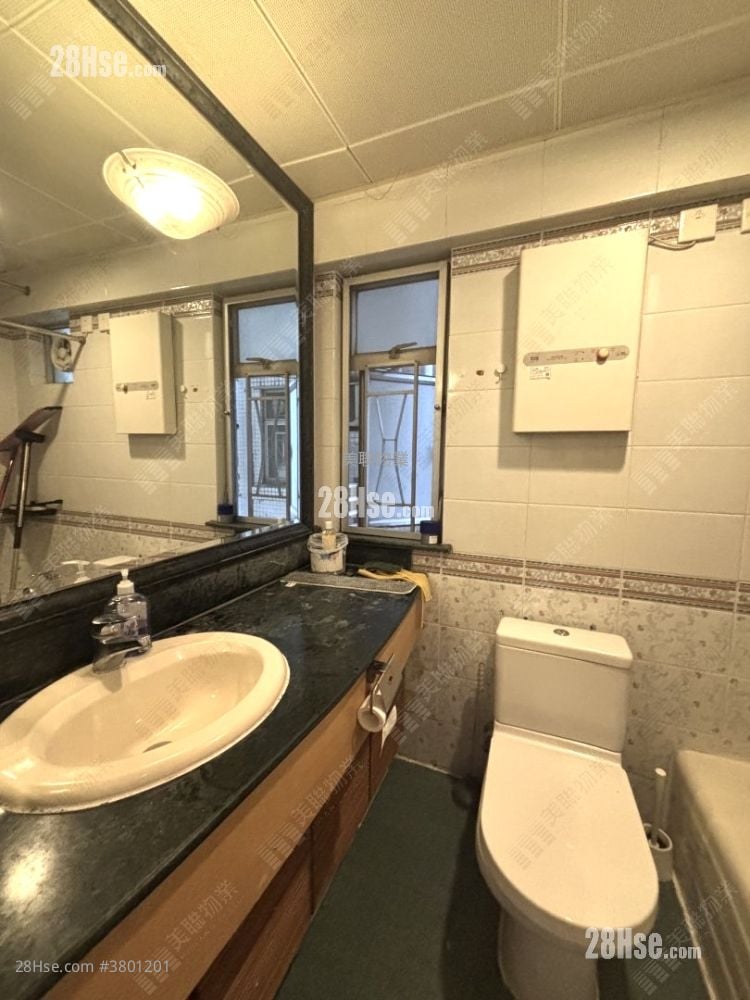 Kingswood Villas Sell 3 Bedrooms , 2 Bathrooms 623 ft²