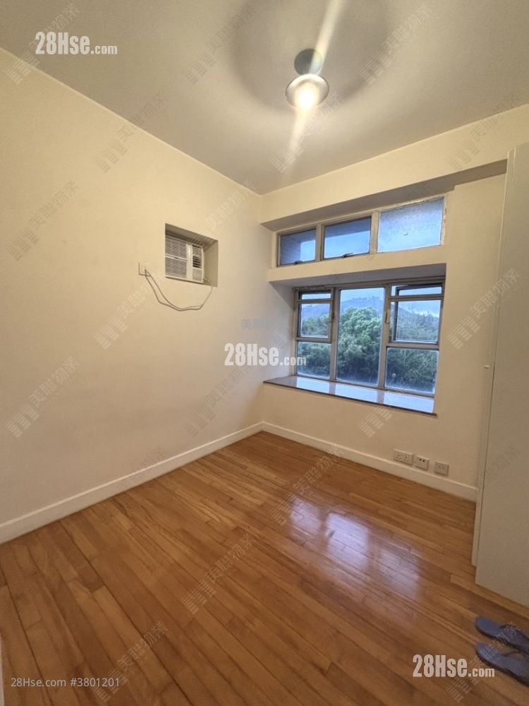 Kingswood Villas Sell 3 Bedrooms , 2 Bathrooms 623 ft²