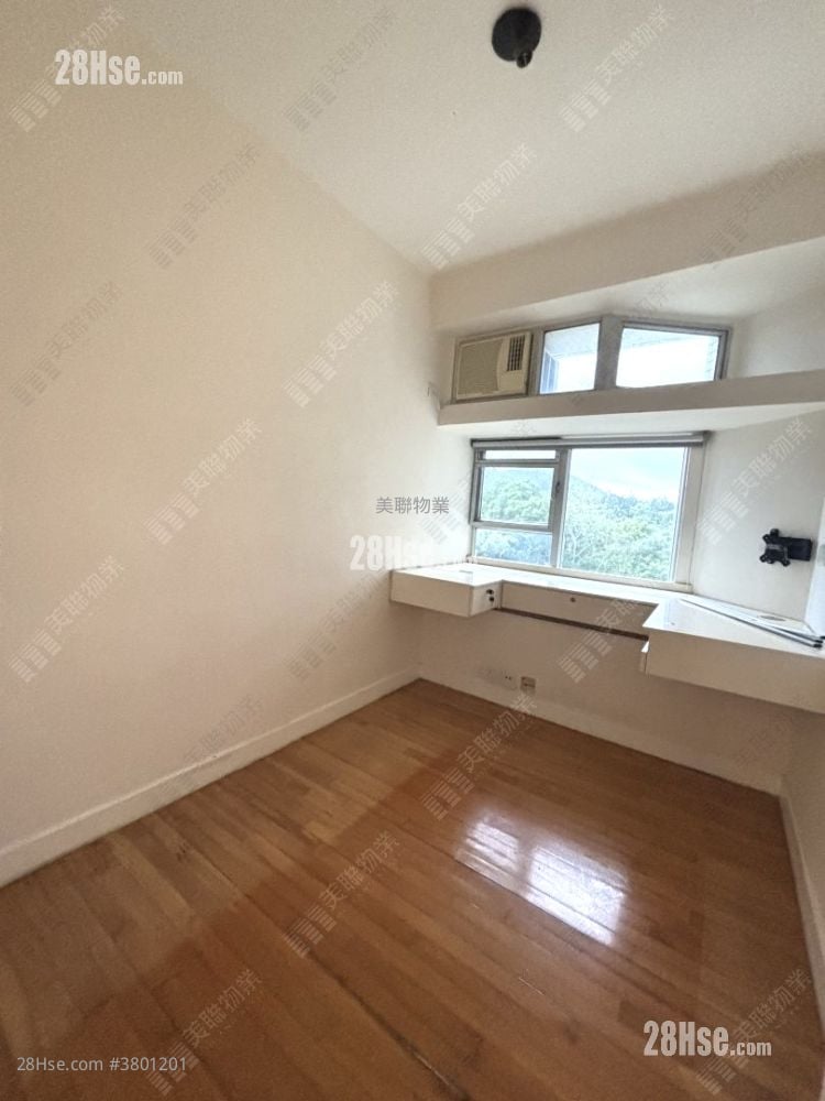 Kingswood Villas Sell 3 Bedrooms , 2 Bathrooms 623 ft²