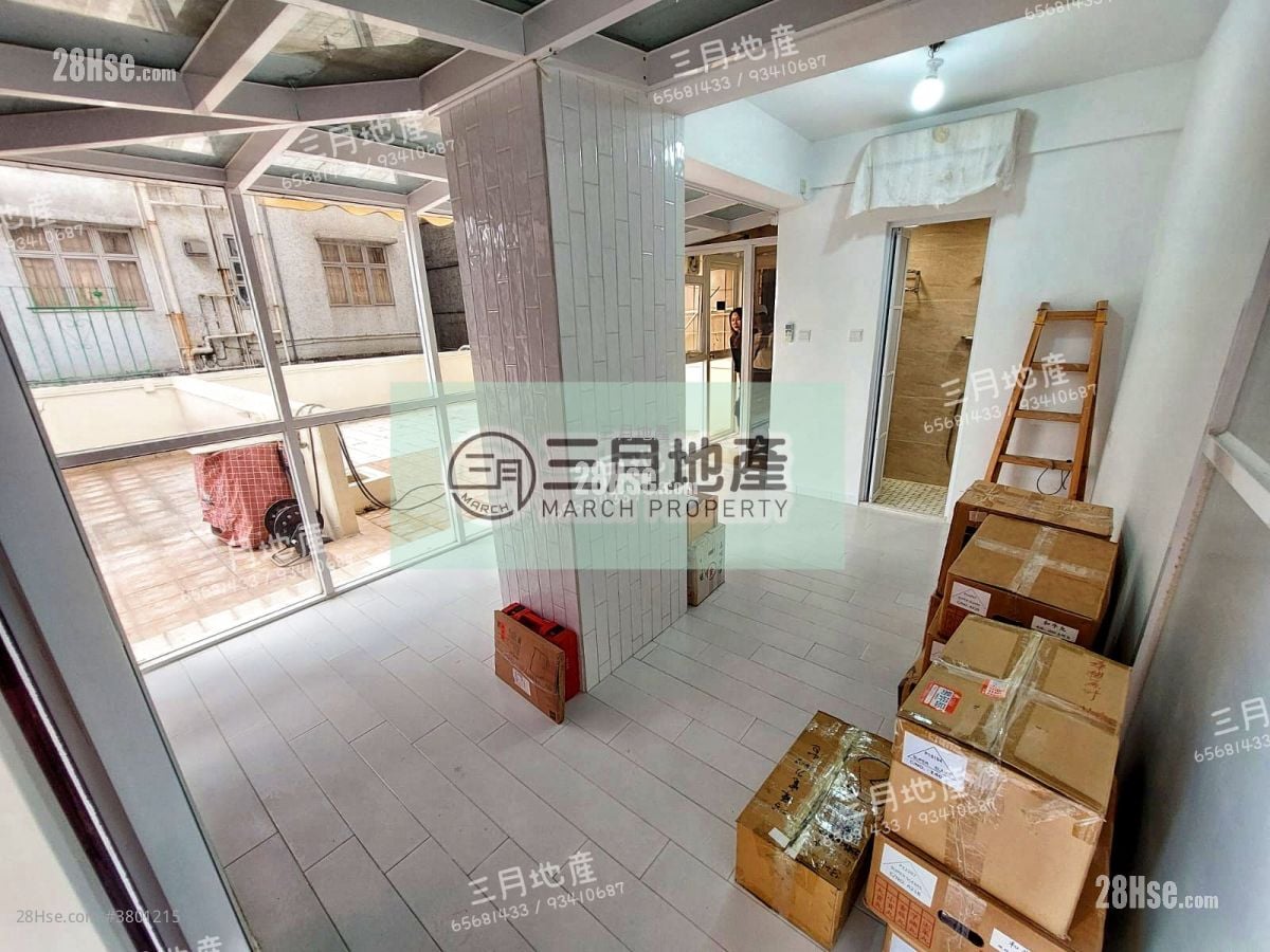 Hung Hay Building Sell 2 Bedrooms , 3 Bathrooms 300 ft²