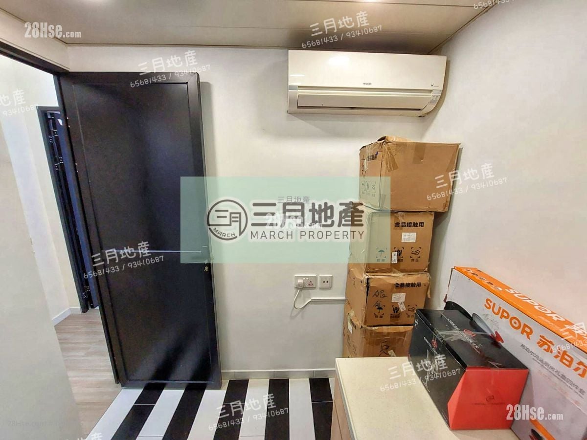 Hung Hay Building Sell 2 Bedrooms , 3 Bathrooms 300 ft²