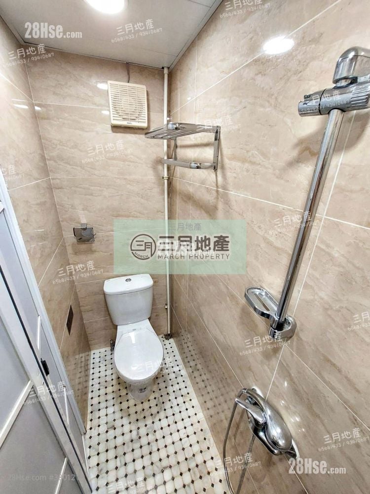 Hung Hay Building Sell 2 Bedrooms , 3 Bathrooms 300 ft²