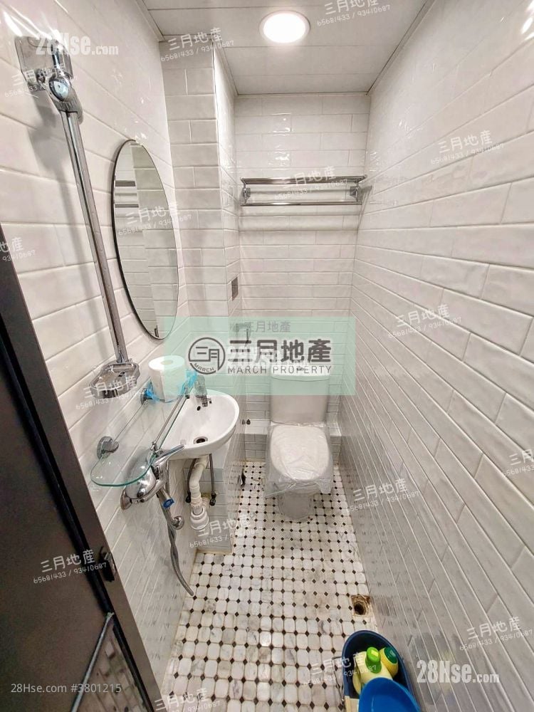 Hung Hay Building Sell 2 Bedrooms , 3 Bathrooms 300 ft²