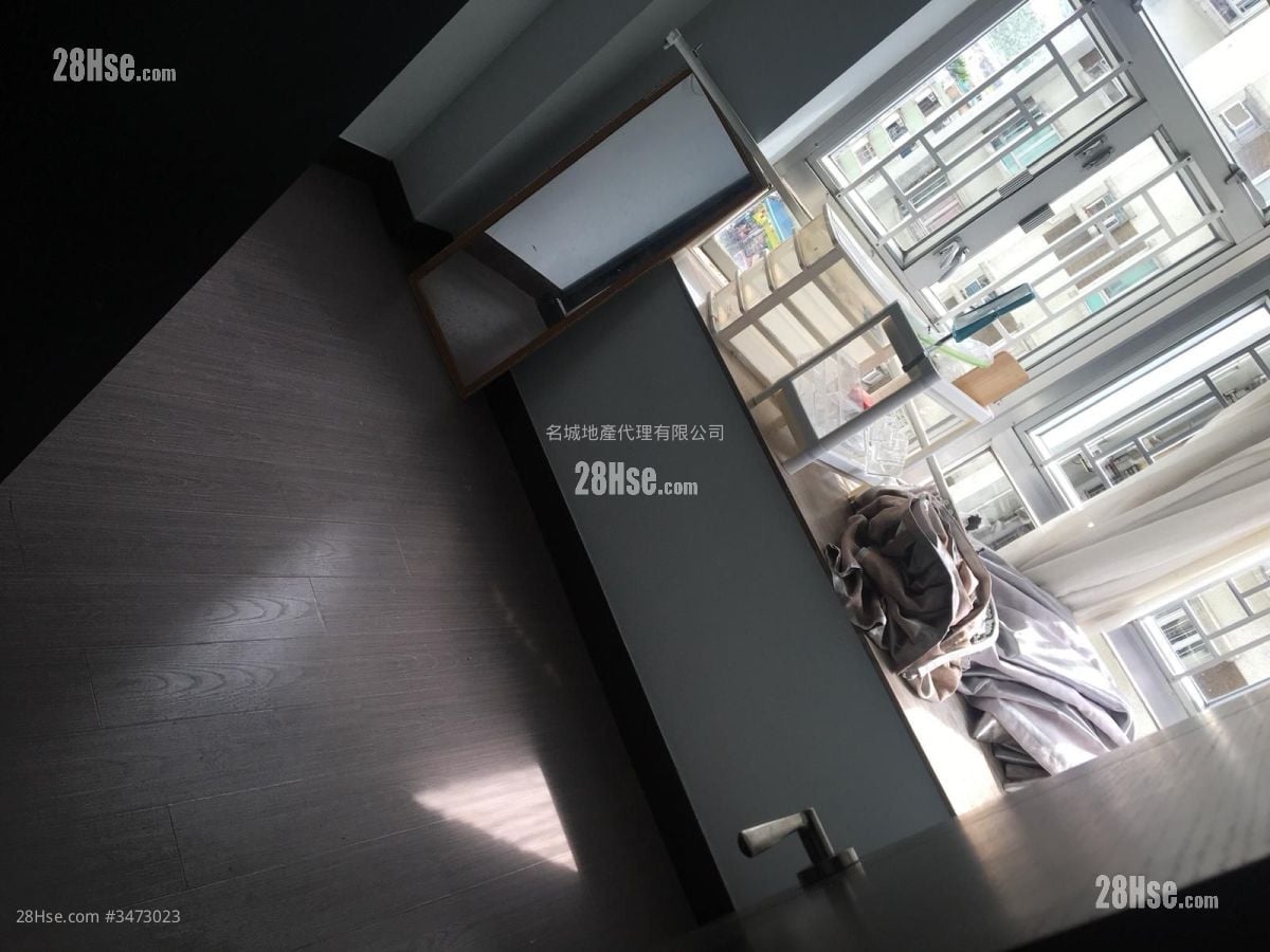 Grandeur Garden Sell 2 Bedrooms , 1 Bathroom 314 ft²