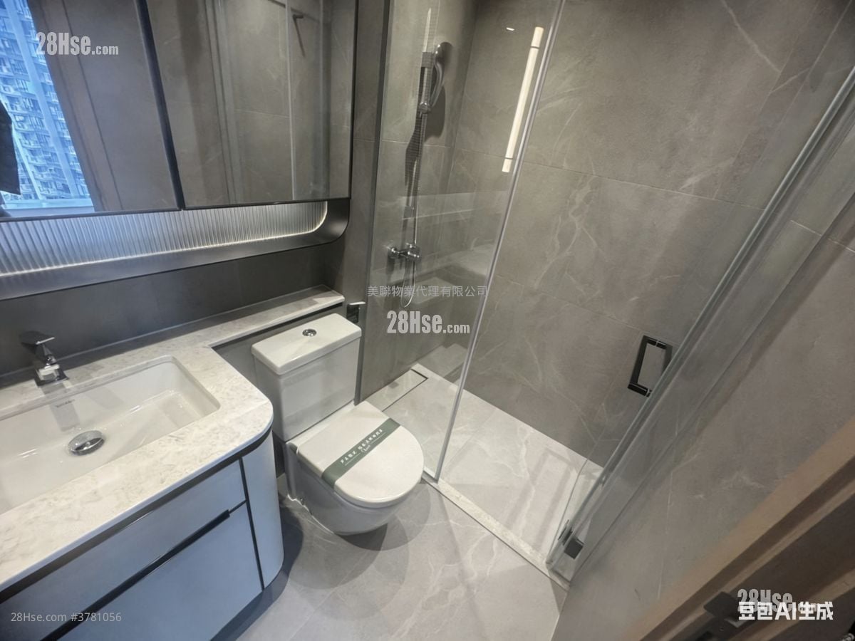 Park Seasons Rental 323 ft²