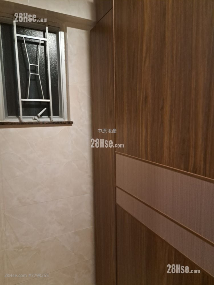 Tsing Yi Garden Sell 3 Bedrooms , 2 Bathrooms 547 ft²