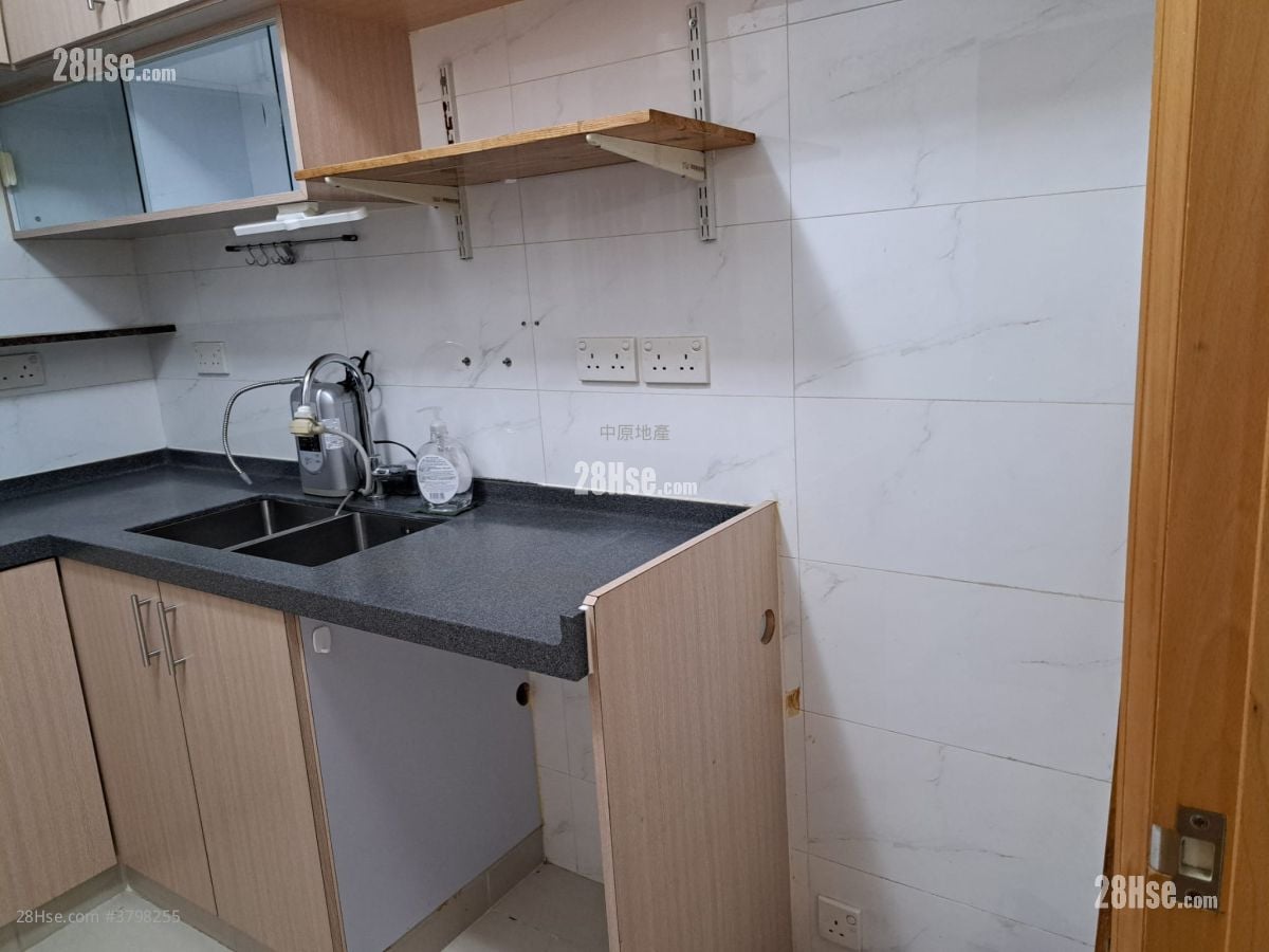 Tsing Yi Garden Sell 3 Bedrooms , 2 Bathrooms 547 ft²