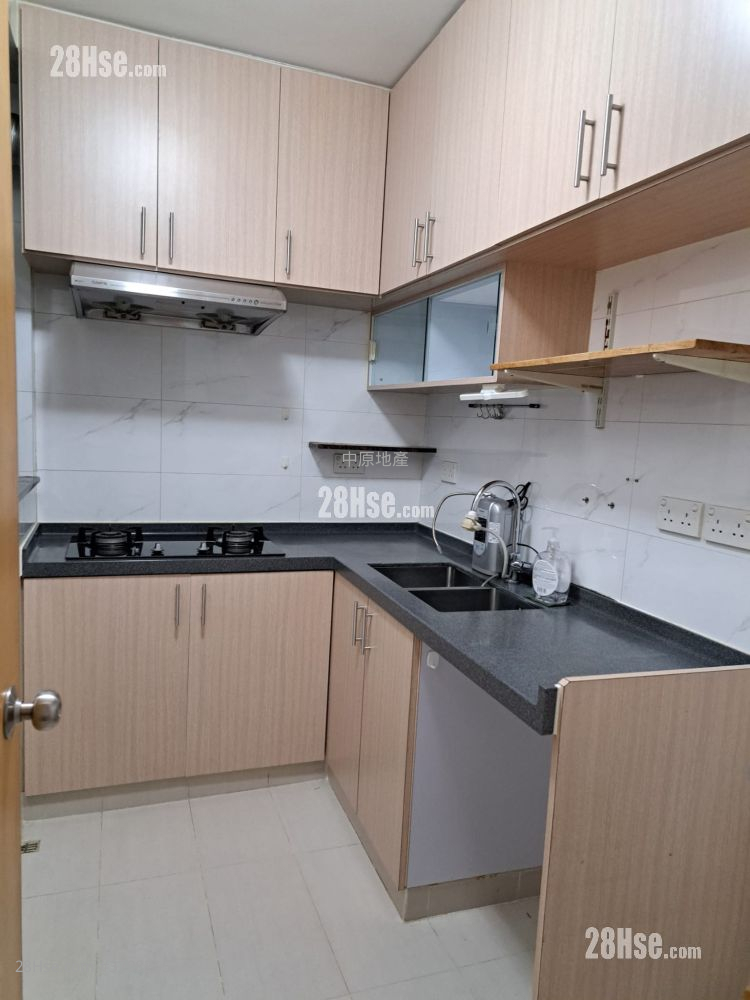 Tsing Yi Garden Sell 3 Bedrooms , 2 Bathrooms 547 ft²