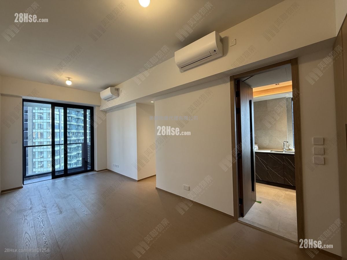 Onmantin Sell 3 Bedrooms , 3 Bathrooms 760 ft²