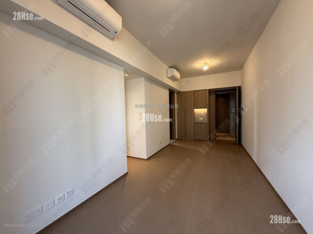 Onmantin Sell 3 Bedrooms , 3 Bathrooms 760 ft²