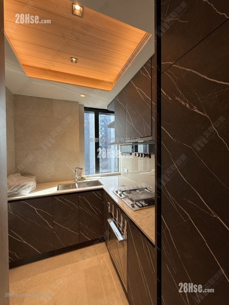 Onmantin Sell 3 Bedrooms , 3 Bathrooms 760 ft²