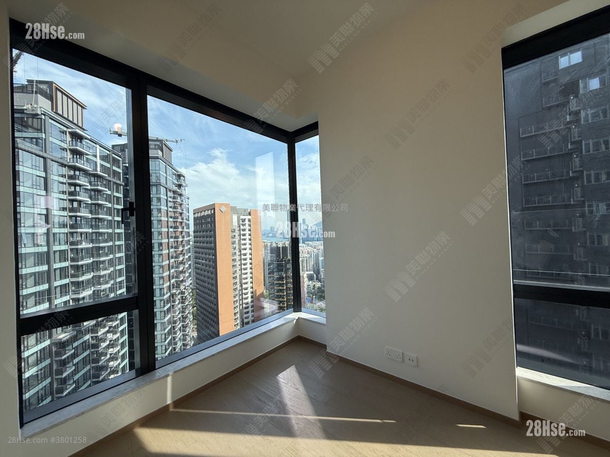 Onmantin Sell 3 Bedrooms , 3 Bathrooms 760 ft²