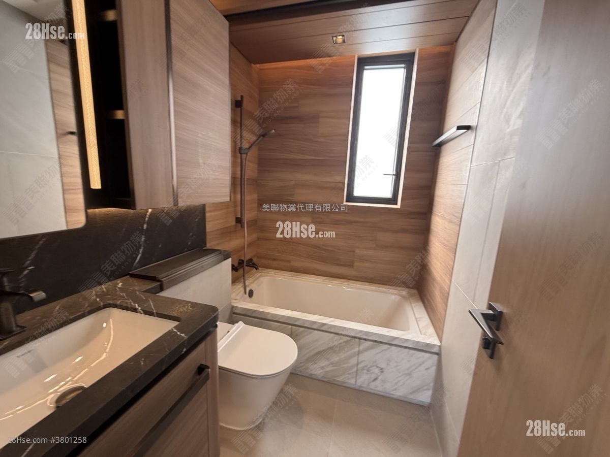 Onmantin Sell 3 Bedrooms , 3 Bathrooms 760 ft²