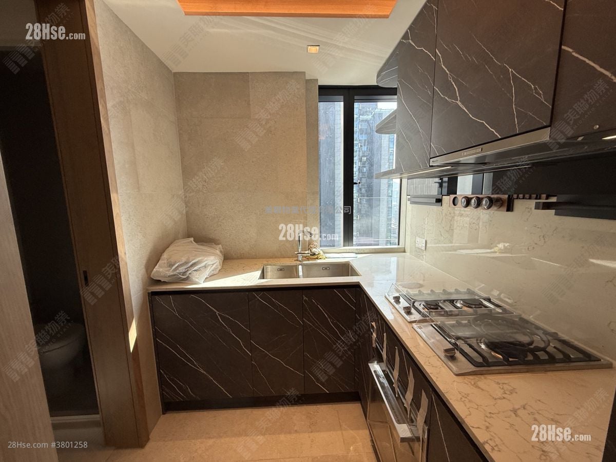 Onmantin Sell 3 Bedrooms , 3 Bathrooms 760 ft²