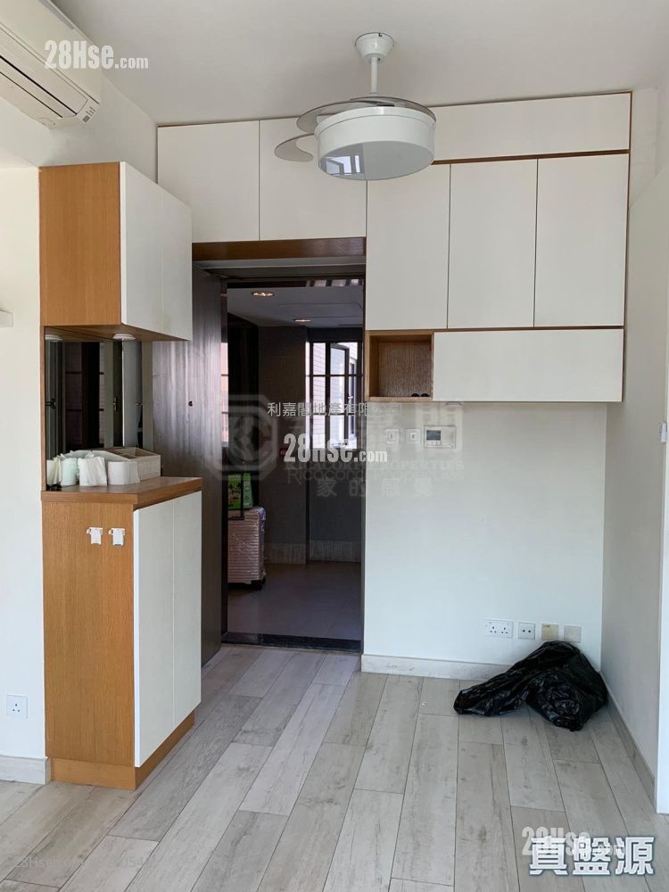 Residence 228 Sell 2 Bedrooms , 1 Bathroom 433 ft²