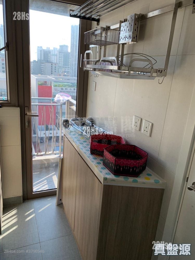 Residence 228 Sell 2 Bedrooms , 1 Bathroom 433 ft²