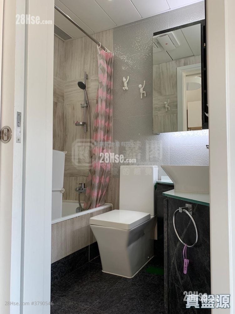 Residence 228 Sell 2 Bedrooms , 1 Bathroom 433 ft²