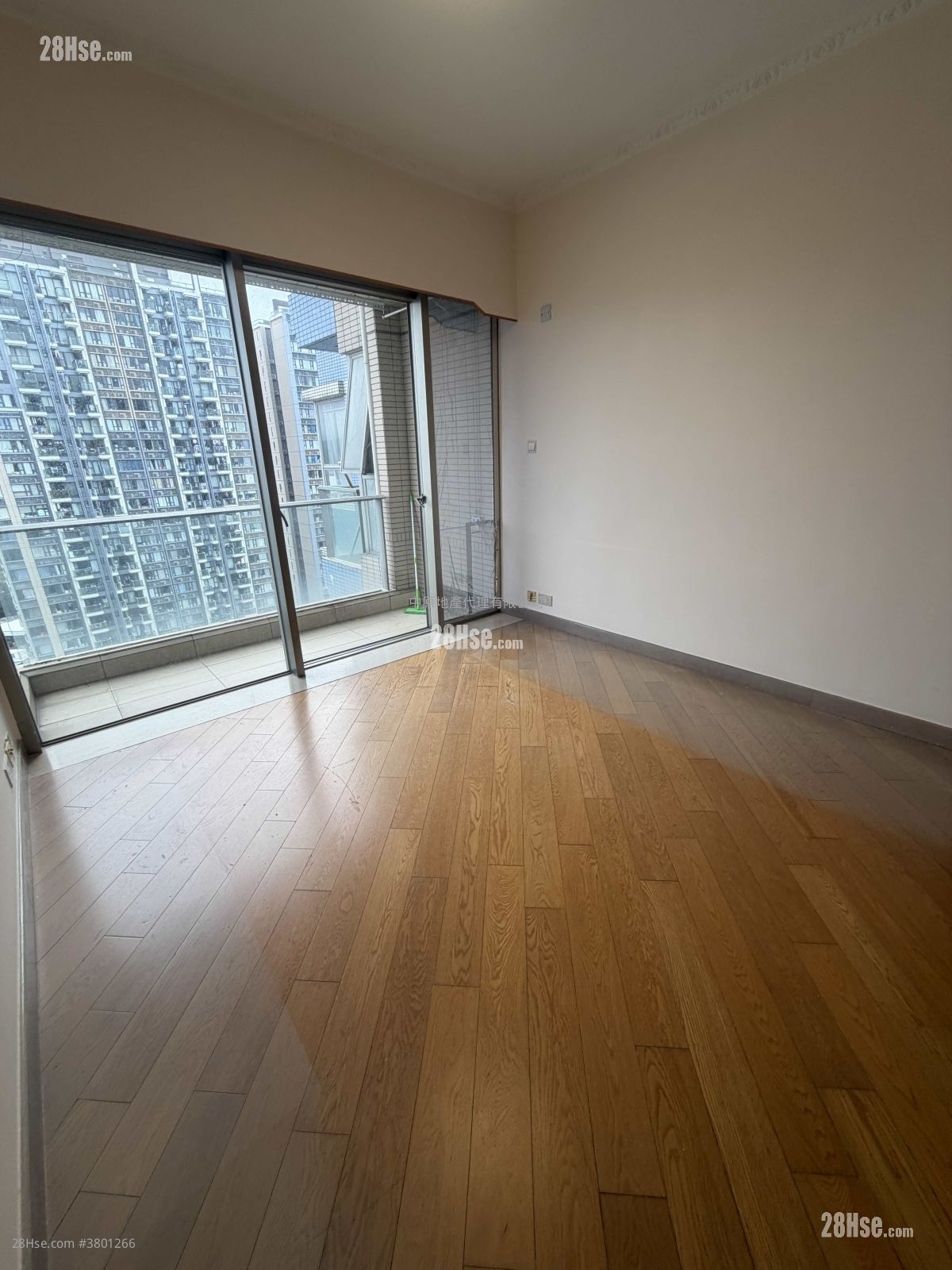 La Grove Sell 3 Bedrooms 686 ft²