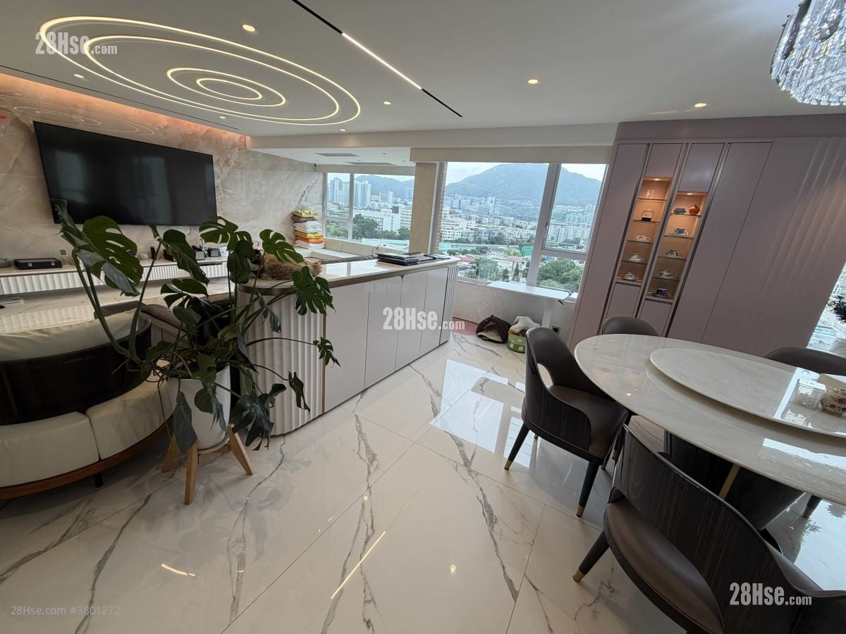 Ming Court Sell 5+ Bedrooms 2,271 ft²