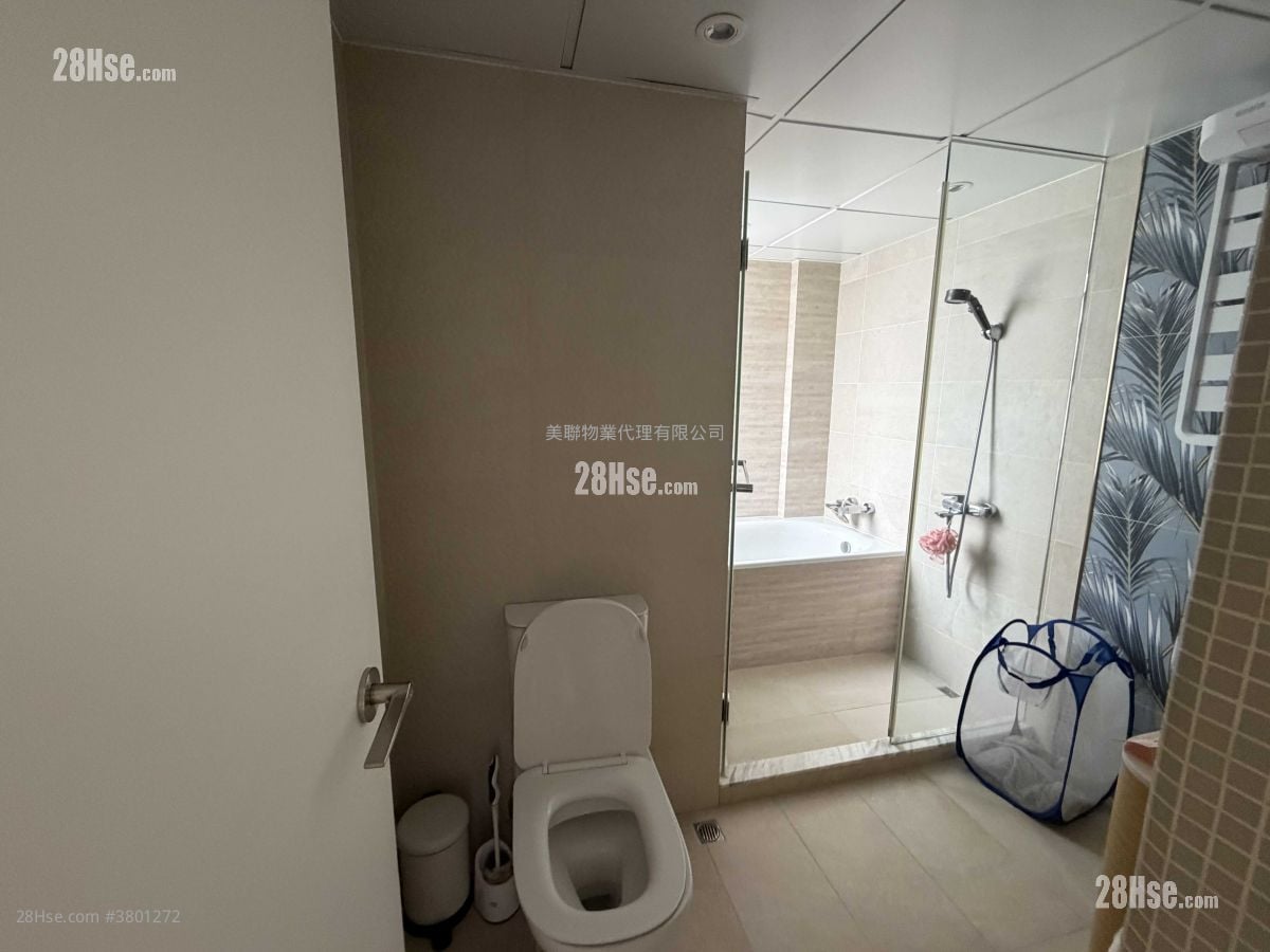 Ming Court Sell 5+ Bedrooms 2,271 ft²