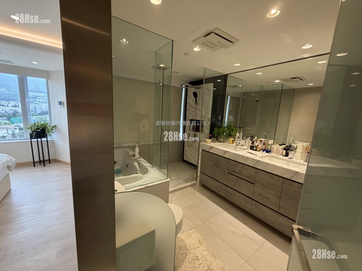 Ming Court Sell 5+ Bedrooms 2,271 ft²