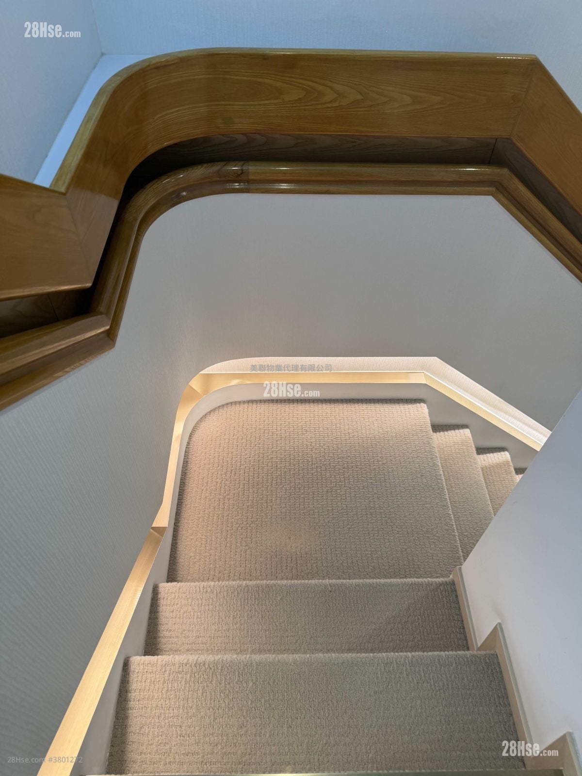 Ming Court Sell 5+ Bedrooms 2,271 ft²