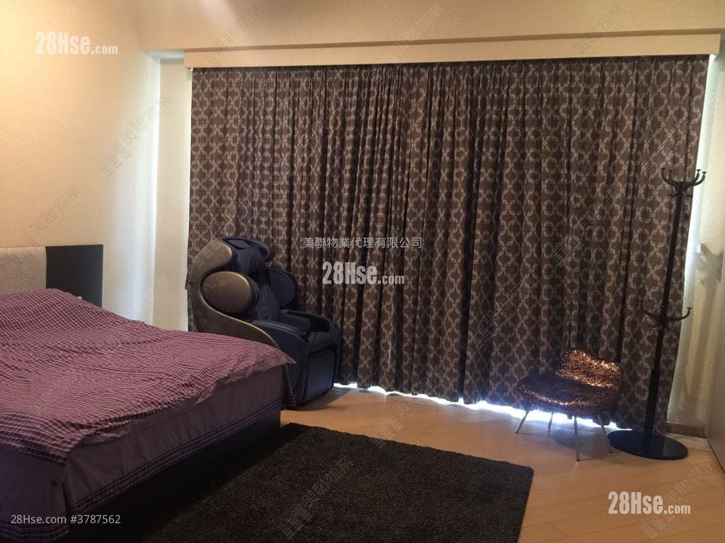 The Woodsville Sell 4 Bedrooms , 2 Bathrooms 2,439 ft²