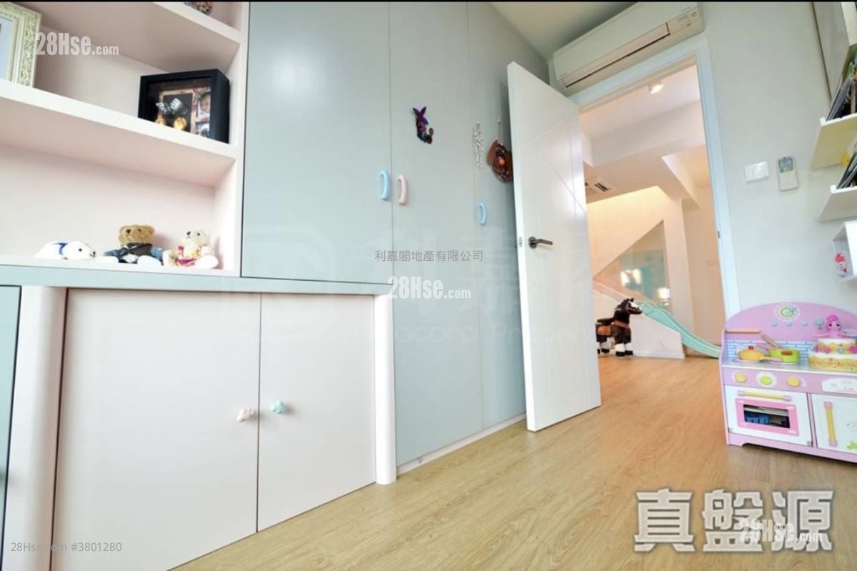 King's Park Villa Sell 3 Bedrooms 1,812 ft²