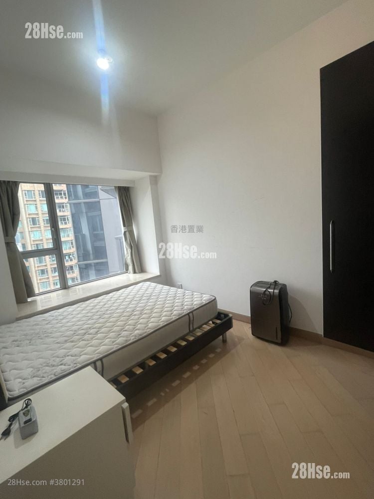 living room: Imperial Cullinan Rental 2 Bedrooms , 2 Bathrooms 666 ft²