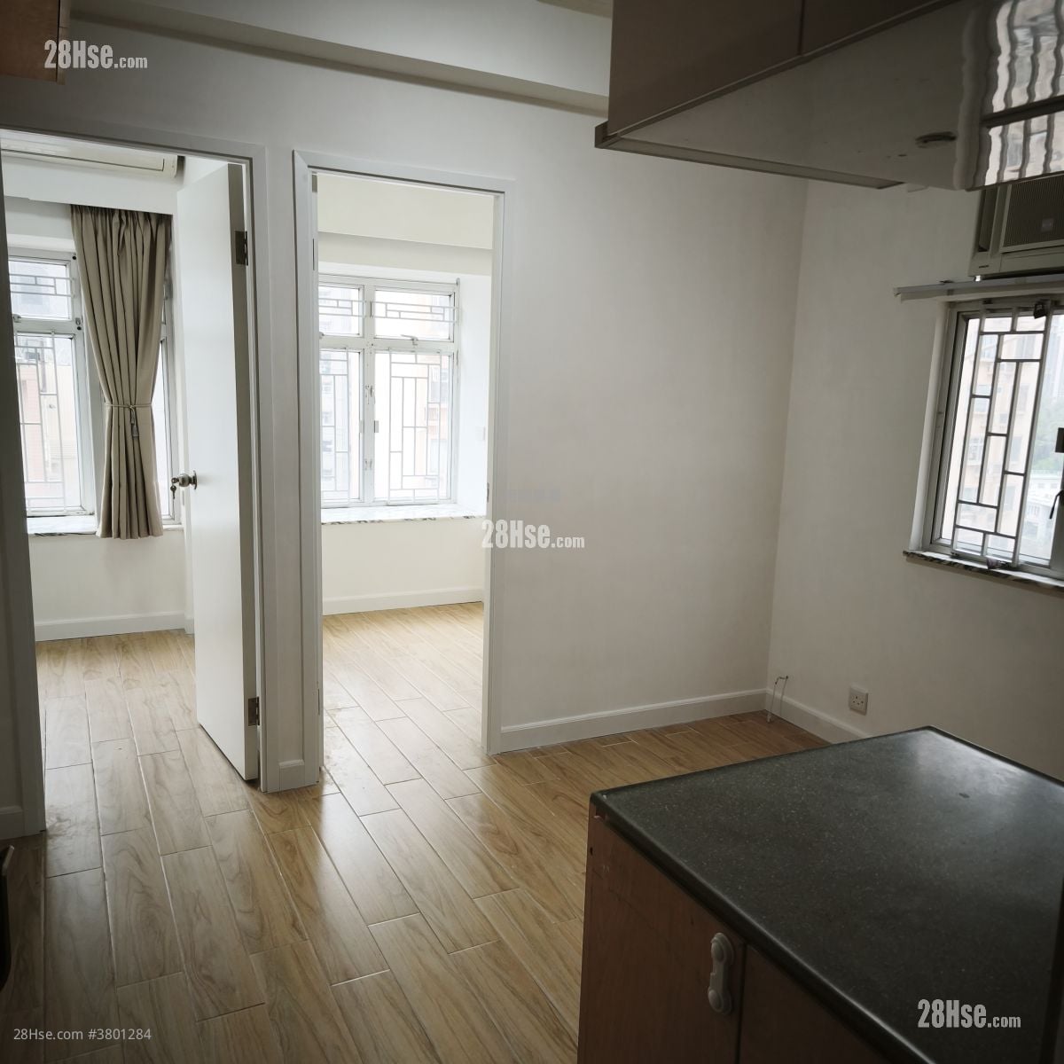 Hung Wai Building Sell 2 Bedrooms , 1 Bathroom 306 ft²