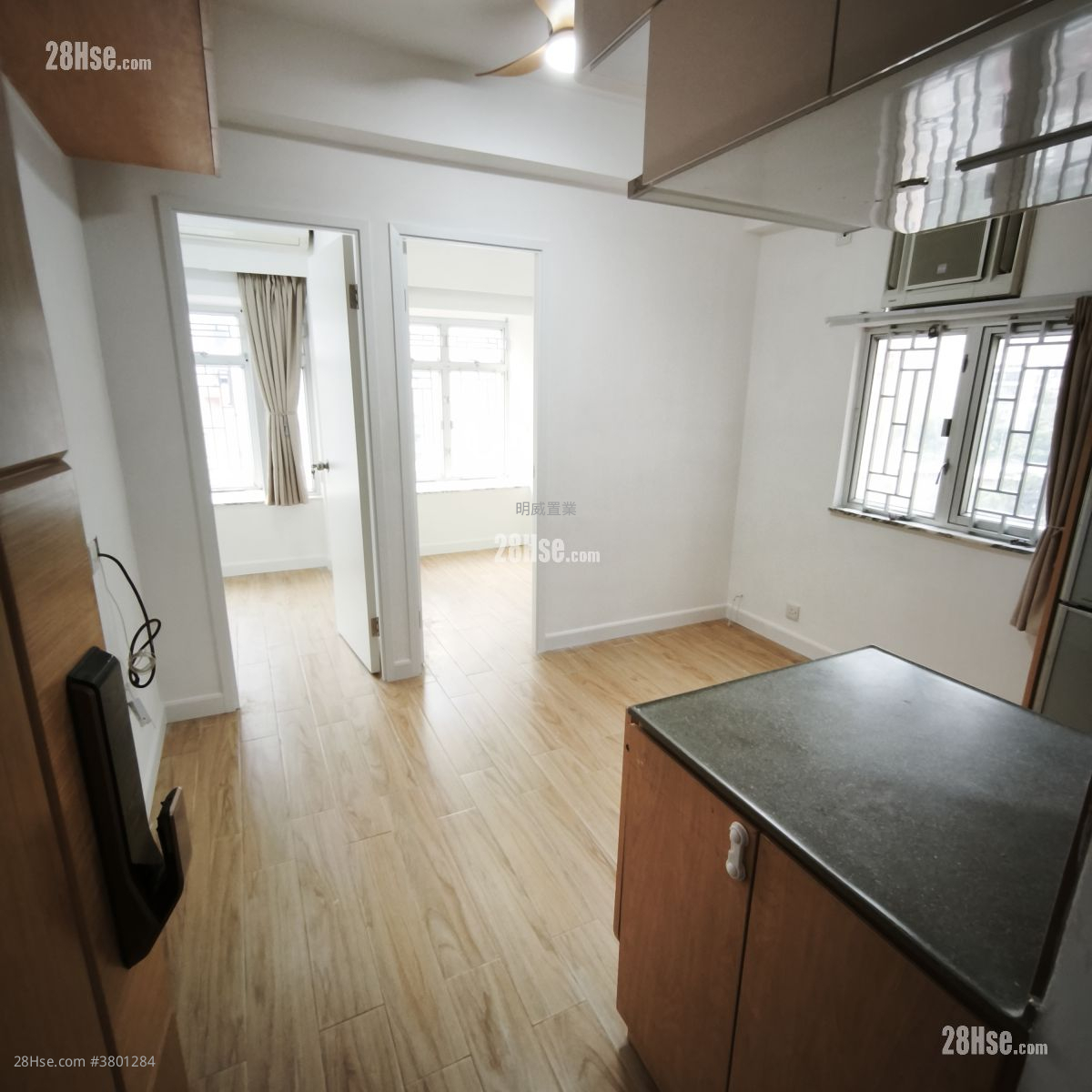 Hung Wai Building Sell 2 Bedrooms , 1 Bathroom 306 ft²