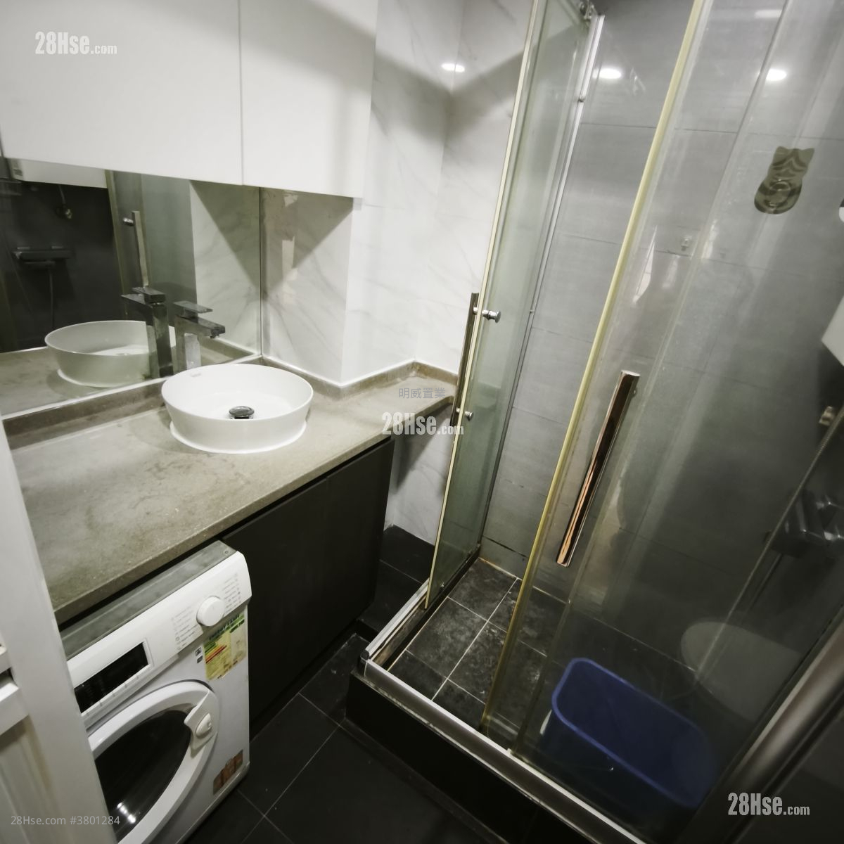 Hung Wai Building Sell 2 Bedrooms , 1 Bathroom 306 ft²
