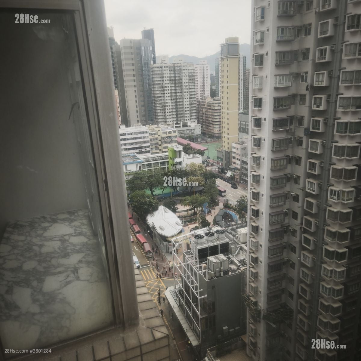 Hung Wai Building Sell 2 Bedrooms , 1 Bathroom 306 ft²