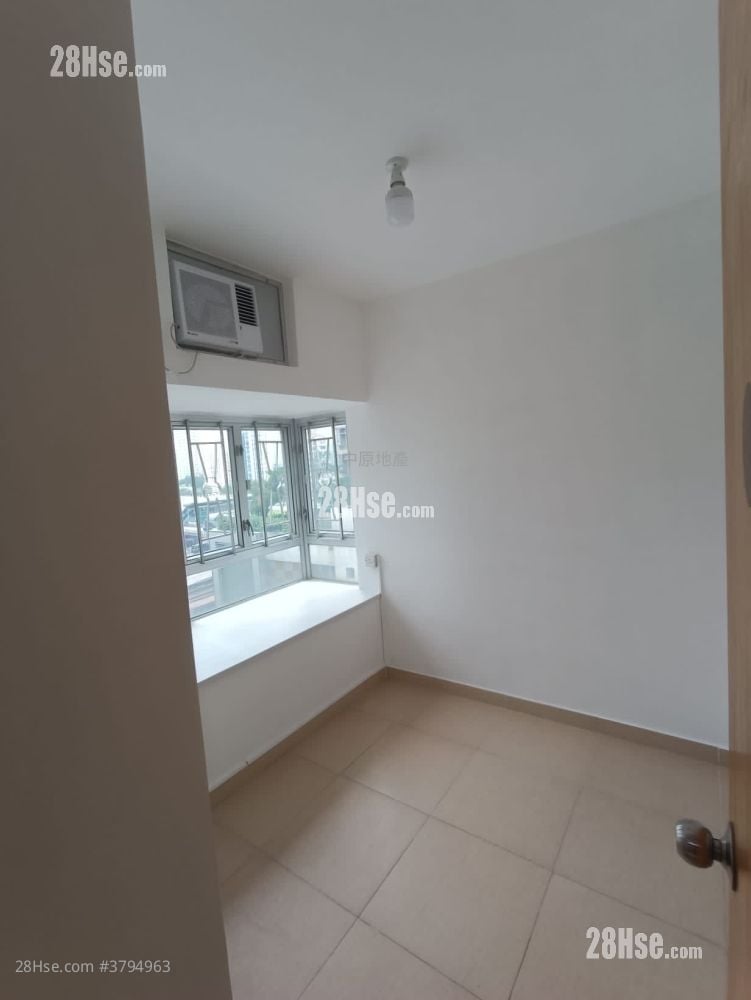 Kam Wah Garden Sell 2 Bedrooms , 1 Bathroom 353 ft²