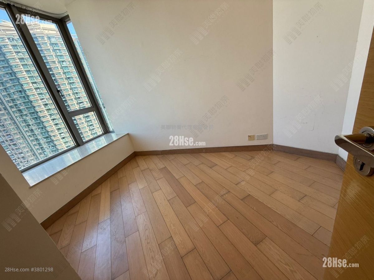 The Wings Rental 536 ft²