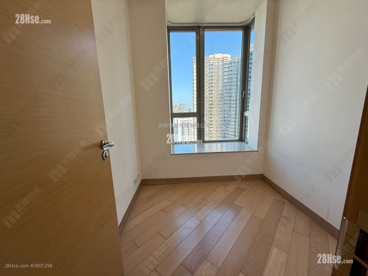 The Wings Rental 536 ft²