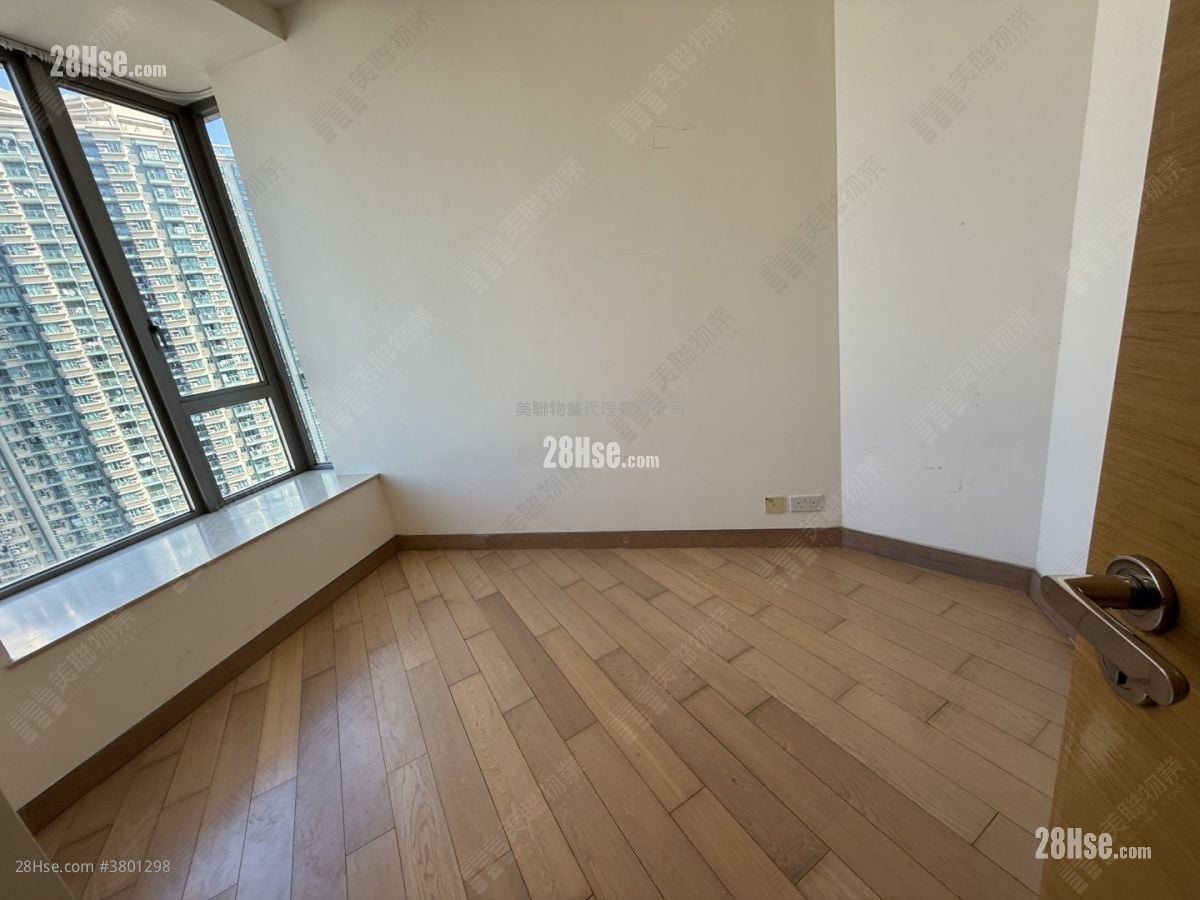 The Wings Rental 536 ft²