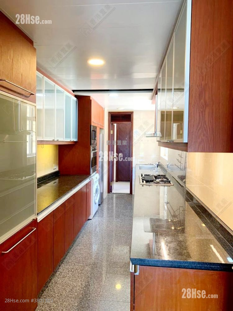 One Beacon Hill Sell 4 Bedrooms , 2 Bathrooms 1,495 ft²