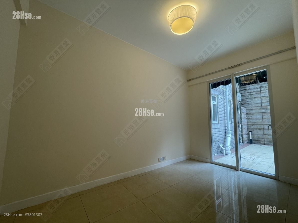 One Beacon Hill Sell 4 Bedrooms , 2 Bathrooms 1,495 ft²