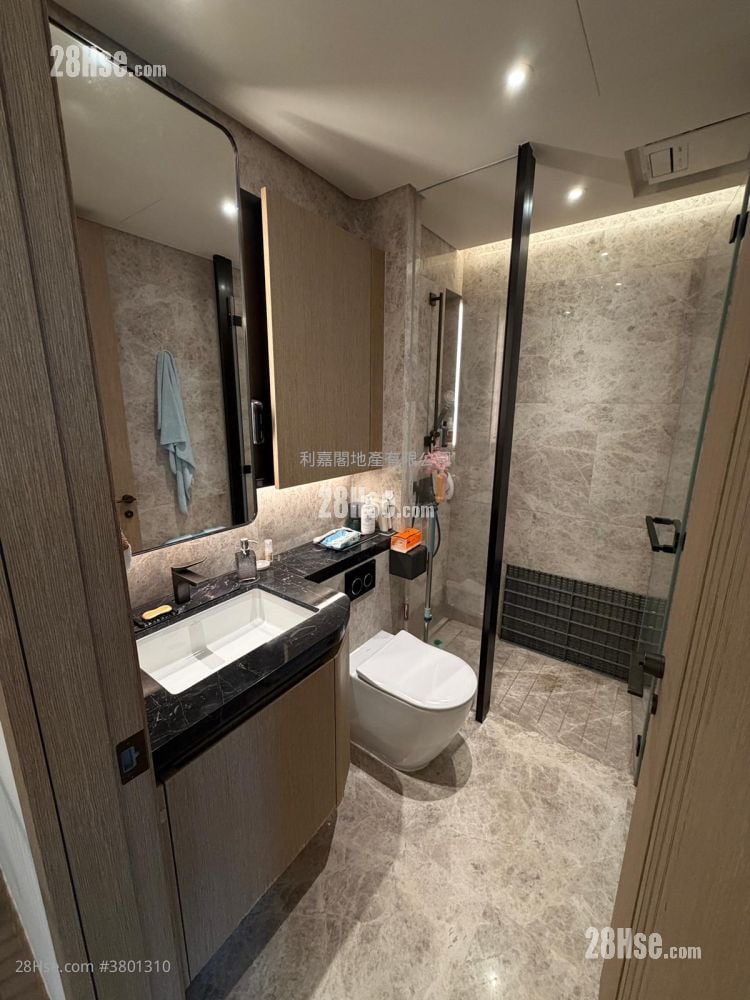 Villa Lucca Sell 3 Bedrooms 1,187 ft²