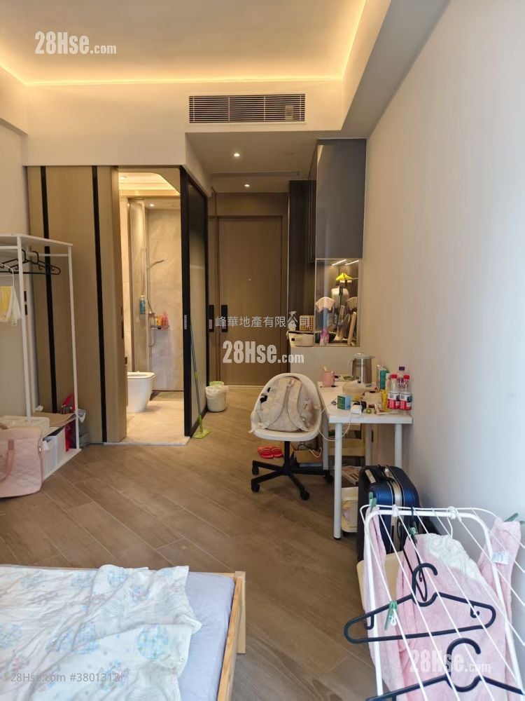 Henley Park Rental 1 Bathroom 250 ft²