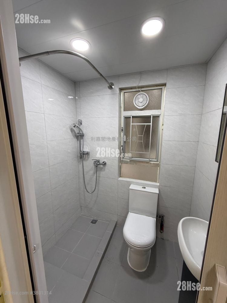 Lucky Plaza Rental 1 Bedroom , 1 Bathroom 326 ft²