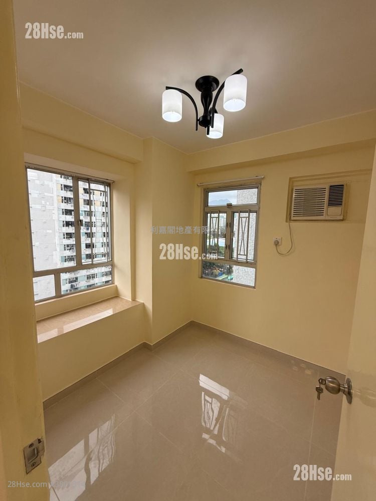Lucky Plaza Rental 1 Bedroom , 1 Bathroom 326 ft²