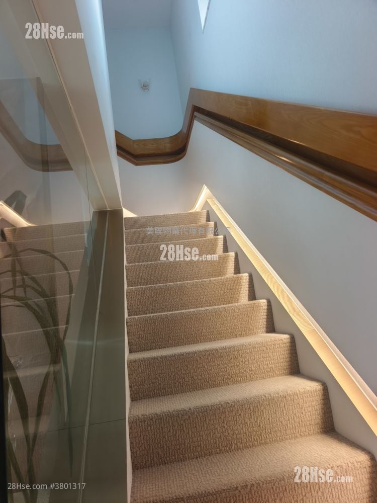 Ming Court Sell 4 Bedrooms , 5+ Bathrooms 2,271 ft²